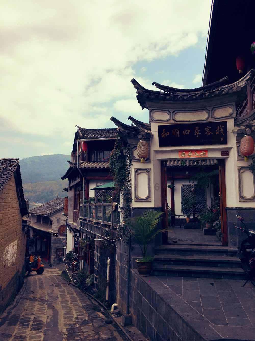 黑白羽绒服短款穿搭VS长款穿搭,这个冬天让你美得毫不费力